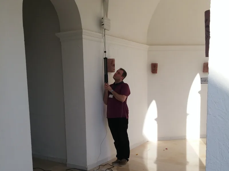 Étude WiFi dans un bâtiment hôtelier historique — simulation de la pose d’un point d’accès